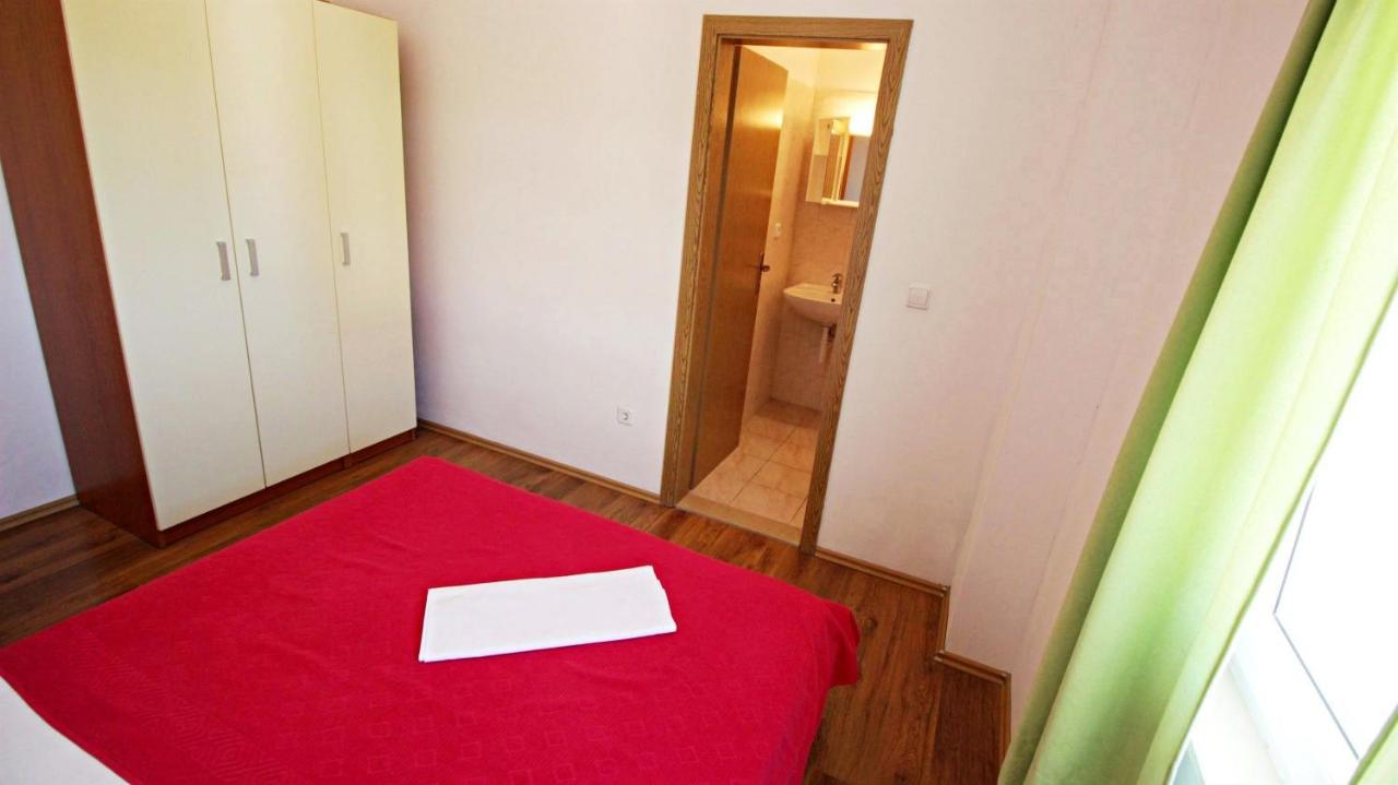 Apartments Marko Nemira โอมิช ภายนอก รูปภาพ