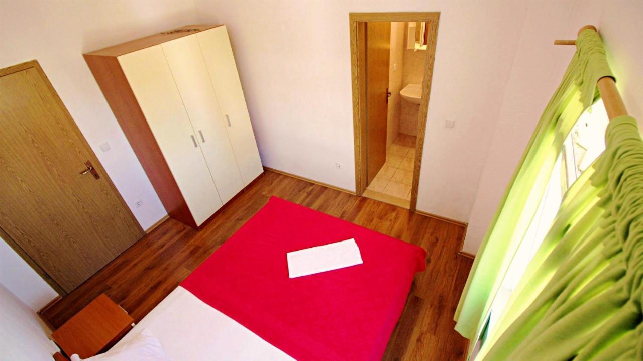 Apartments Marko Nemira โอมิช ภายนอก รูปภาพ