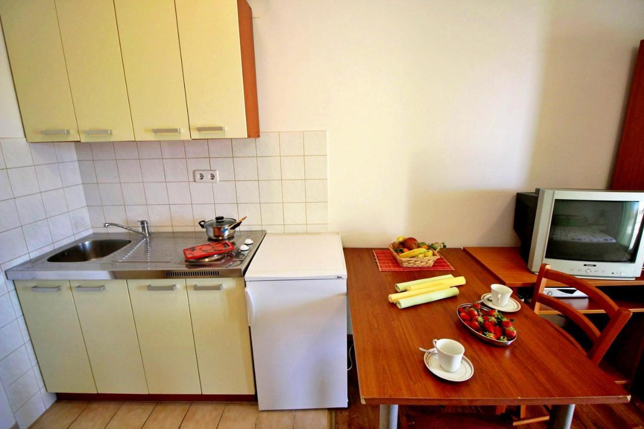 Apartments Marko Nemira โอมิช ภายนอก รูปภาพ
