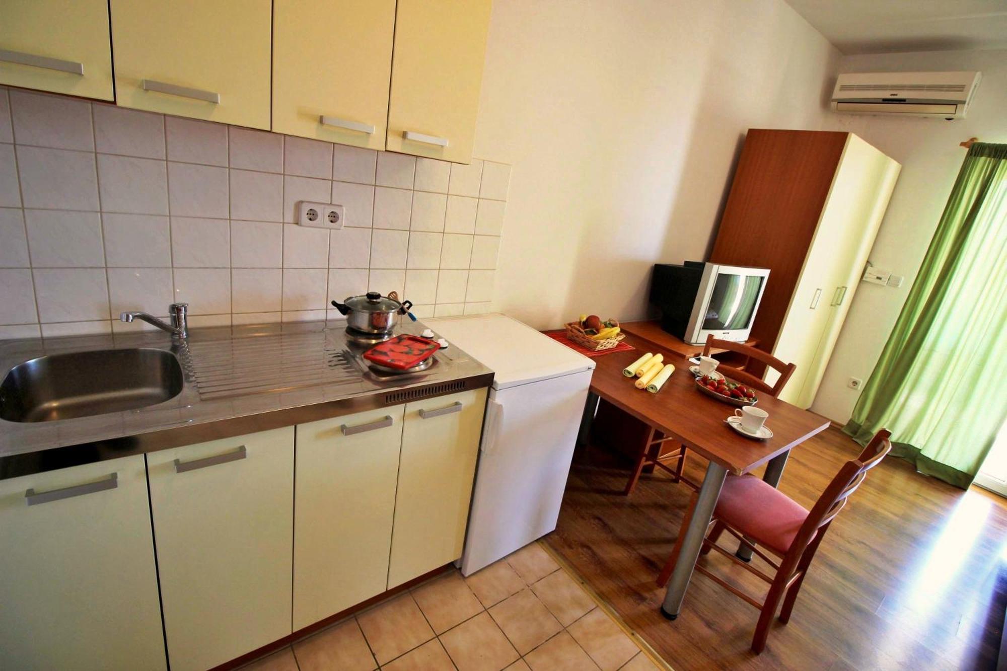 Apartments Marko Nemira โอมิช ห้อง รูปภาพ